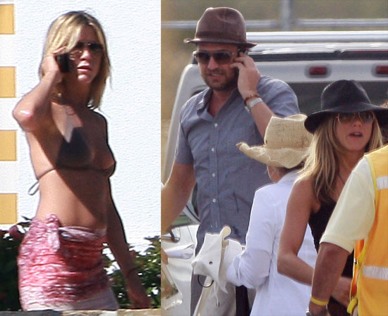 jennifer aniston tanning naked