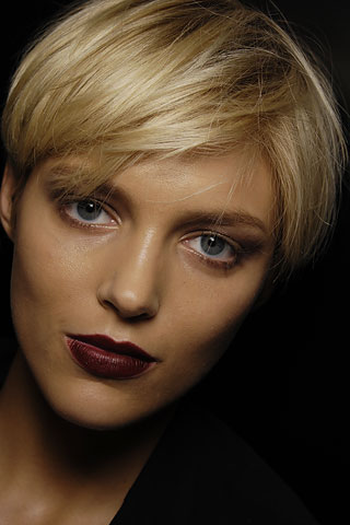 anja rubik short hair