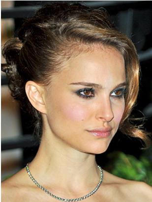 Among them was the always-lovely Natalie Portman. Before she stepped out for 