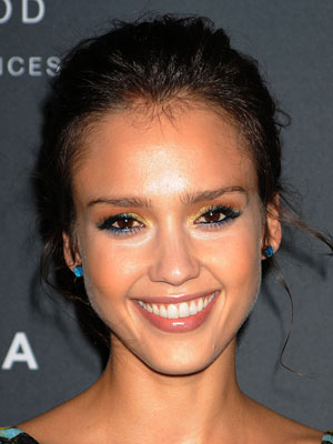 jessica alba makeups. Look to Jessica Alba for