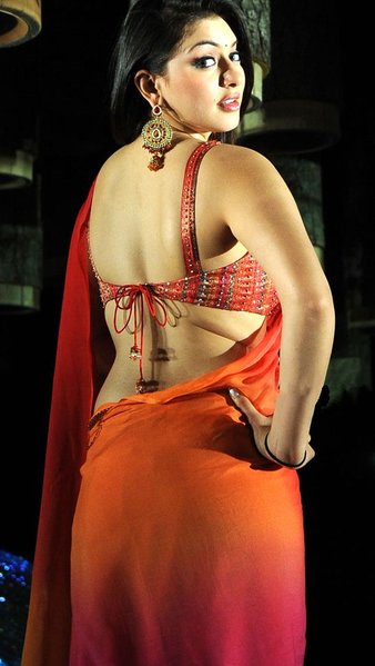 hansika motwani first kiss
