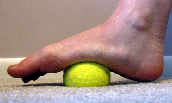 ball of foot pain symptoms