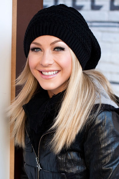 Celebrity Twitters on Julianne Hough   Find The Latest News On Julianne Hough At Divalicious