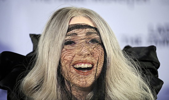 lady gaga poker face makeup. Lady Gaga ditches the heavy