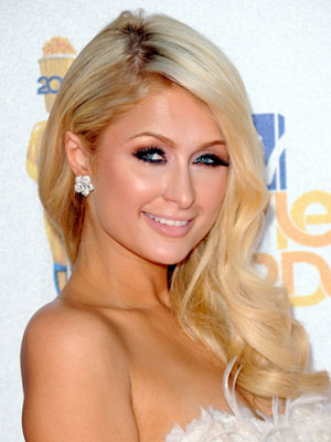 http://media.onsugar.com/files/2010/06/22/0/192/1922153/8fbba4e41d895fed_paris-hilton-2010-mtv-movie-awards.jpg