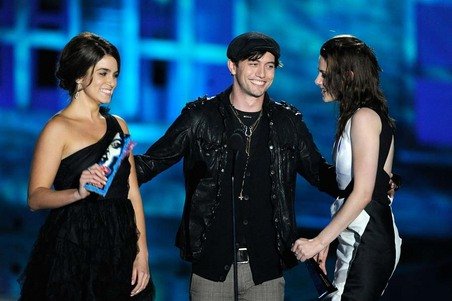 Jackson, Nikki and Kristen attend SCREAM awards