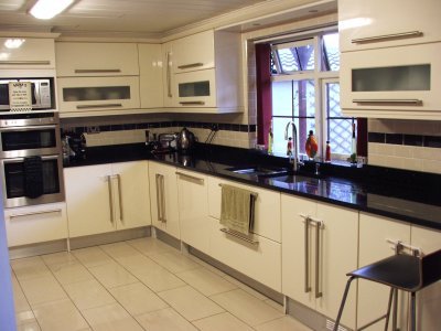Kitchen Design Ideas 2010 on Modern Kitchen Design Idea L Shape