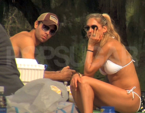 Shirtless Enrique Iglesias and Bikini-Clad Anna Kournikova's Hot Hawaiian 