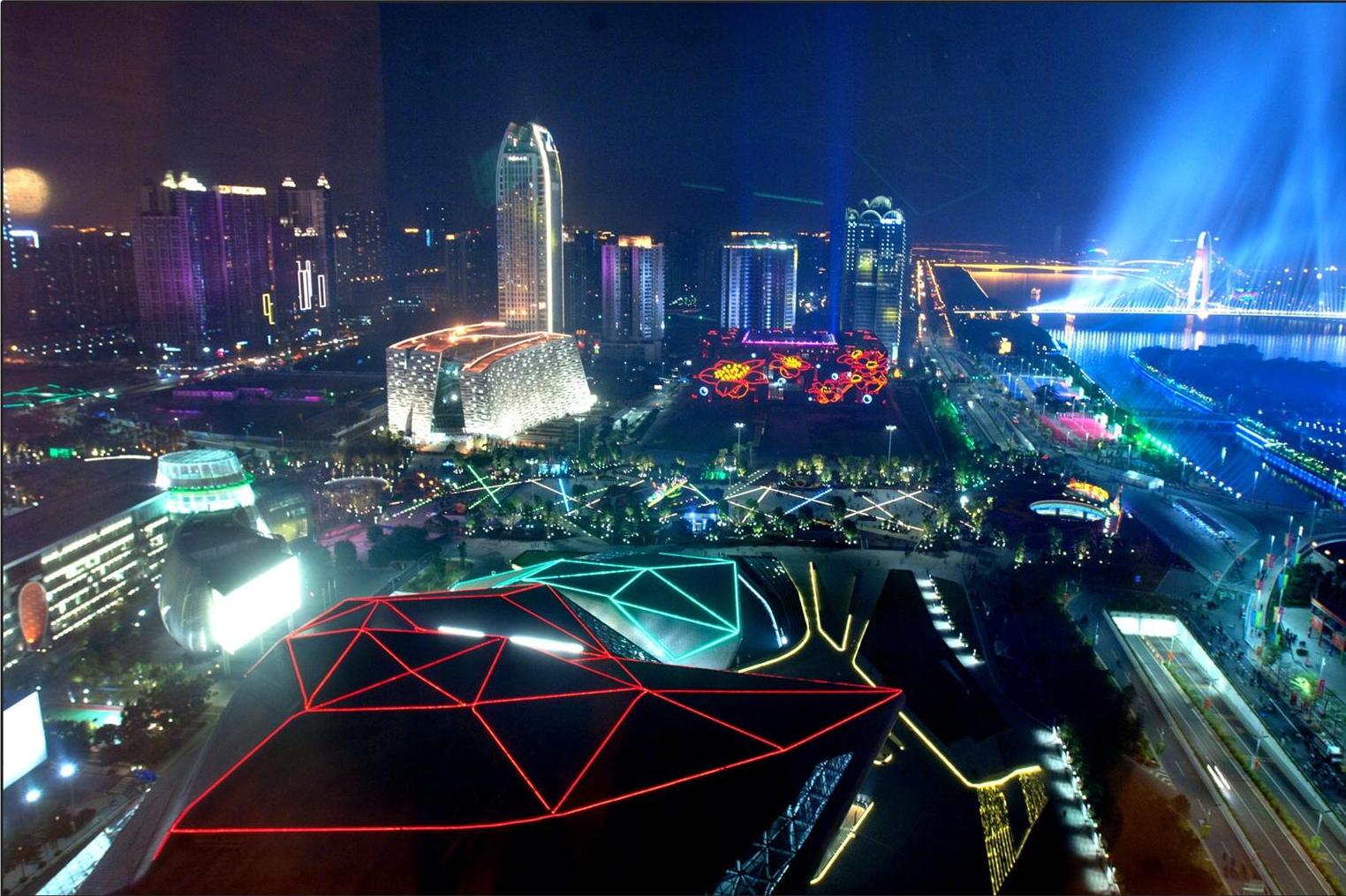 6c4656f3076c29e7_The_beautiful_night_view_of_Guangzhou_2_.jpg