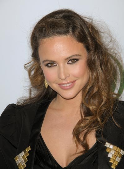 Another thing to consider when choosing formal hairstyles is your face shape 