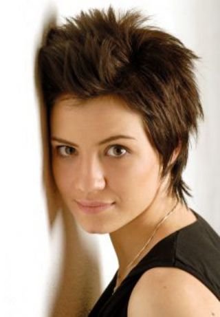 miley cyrus haircut 2011 short. latest short click Miley