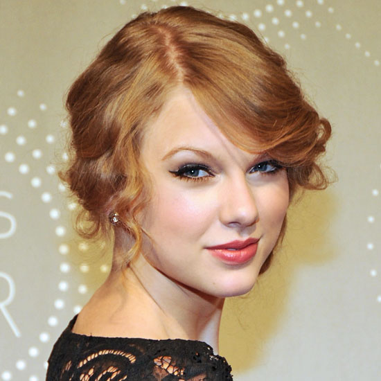taylor swift eyeliner. Taylor Swift#39;s Eyeliner Trick