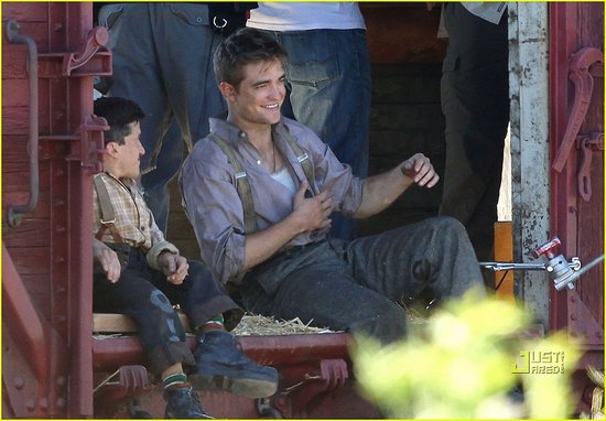 robert pattinson dog water for elephants. The trailer for quot;Water for