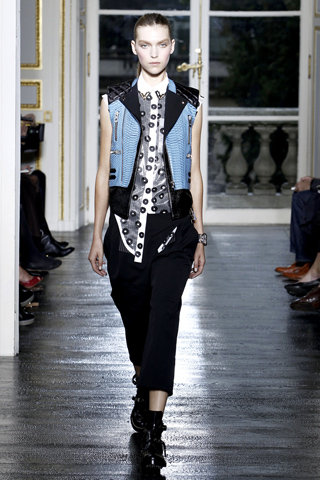 Balenciaga Spring 2011 Ready-to-Wear