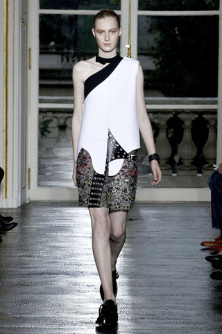 Balenciaga Spring 2011 Ready-to-Wear