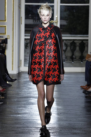 Balenciaga Spring 2011 Ready-to-Wear