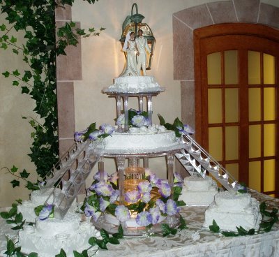 IMAGES OF FOUNTAIN WEDDING CAKES