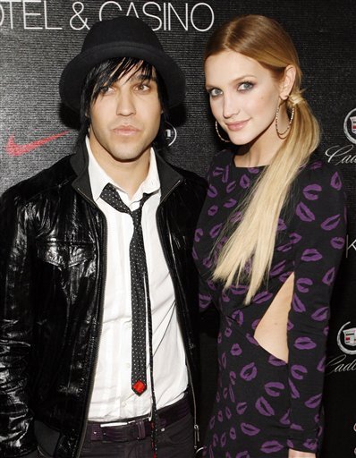 ashlee simpson husband