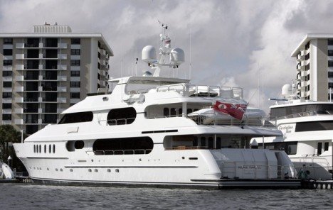 tiger woods privacy yacht
