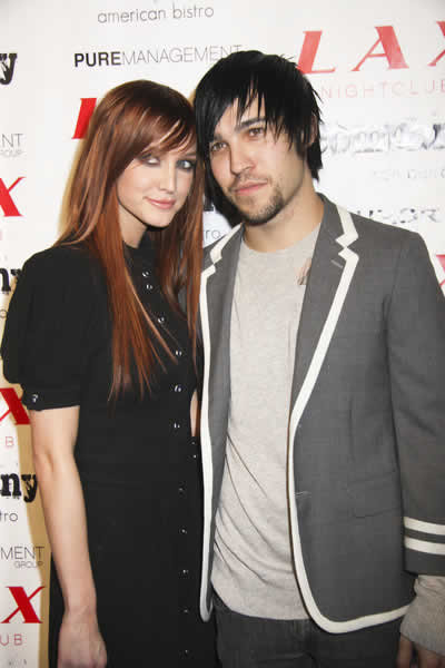 ashlee simpson husband