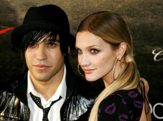 ashlee simpson husband