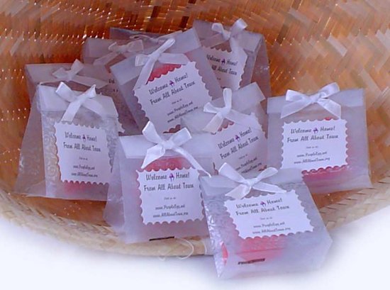 Inexpensive wedding party favors