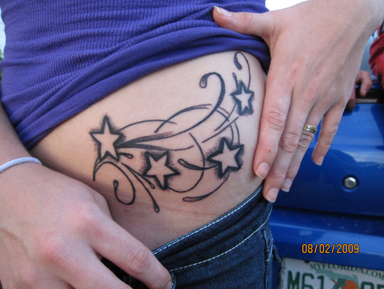 http://stars-moon-tattoo.blogspot.com/2010/10lack-star-tattoo.html