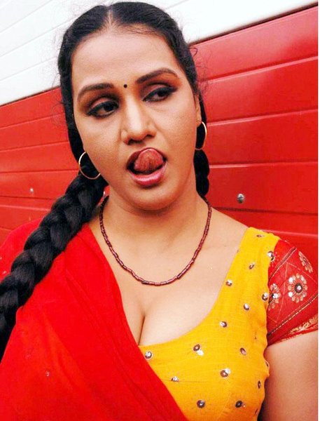 Hot And Sexy Aunties Cleavage Navel And Belly Button