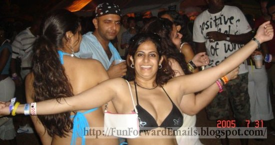 Hot Desi Girls Party Late Night Pics