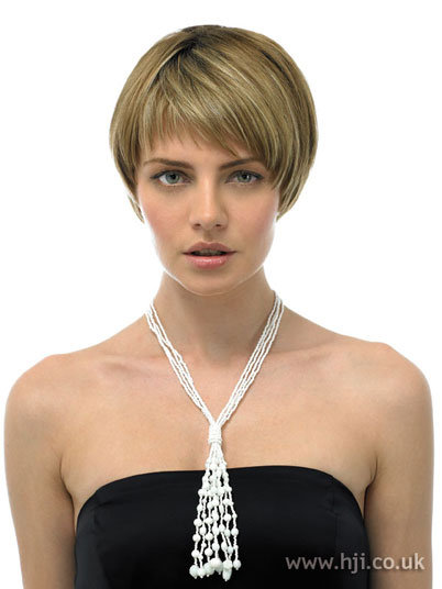 http://media.onsugar.com/files/2011/02/08/1/1433/14332018/24/2006-short-bob_2.jpg
