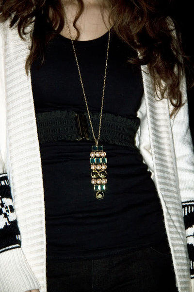 Image and video hosting by TinyPic