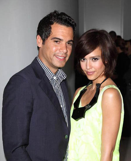 2010 new Short Hairstyles of Jessica Alba 3 2010 new Short Hairstyles of Jessica Alba