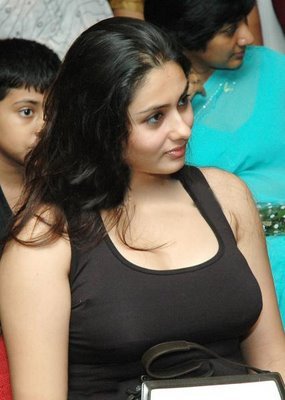 Beautiful Namitha Kapoor Hot Pictures Gallery 05