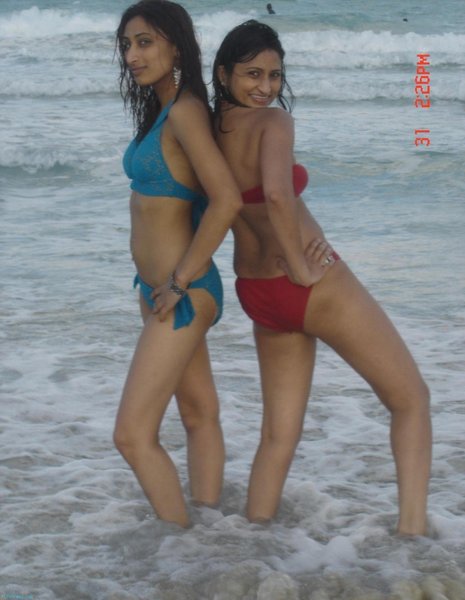 http://media.onsugar.com/files/2011/02/08/4/1443/14438637/71/Indian-girls-hot-and-wet-2-794x1024.jpg