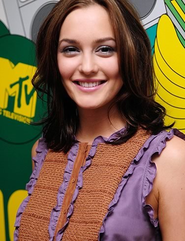 Leighton Meester visits MTV's TRL Picture 8