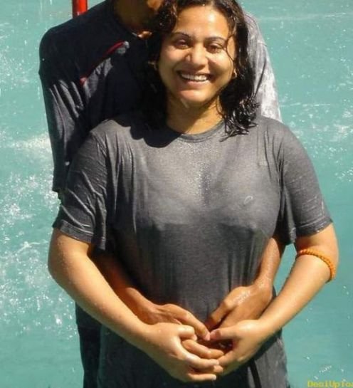 Exide Fun Aunty With Hubby In Swimming Pool Picture