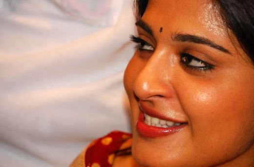 Anushka  Shetty Hot and sexy images, stills, photos and pictures