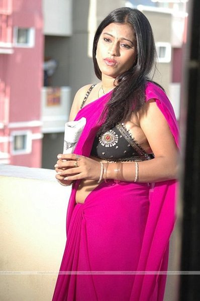 SAREE WITH A SMALL TINY BLOUSE