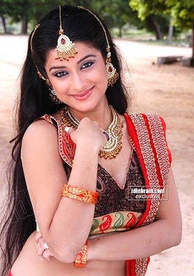 Cute and Lovely Telugu MASALA HOT Actress MADHURIMA Photo Gallery