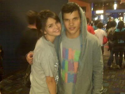 selena gomez and taylor lautner 2011. New/Old Pic of Taylor Lautner