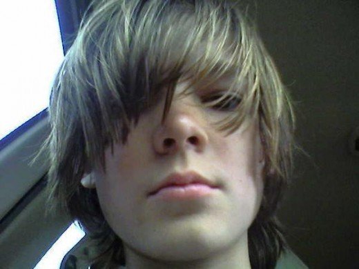emo boys hairstyles 2009. hot emo boys hairstyle.
