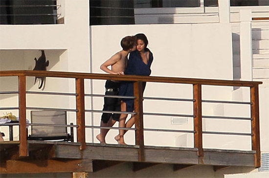 selena gomez and justin bieber 2011 april. selena gomez and justin bieber