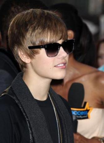 justin bieber haircut. justin bieber haircut 2010