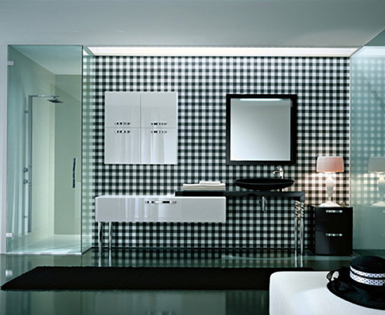 black and white art deco bathroom. lack and white art deco