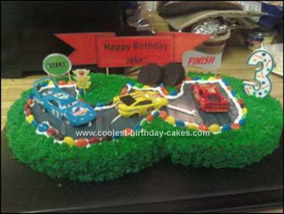 a standard 9x13 cake pan. cars cake pan. a standard 9x13 cake pan.