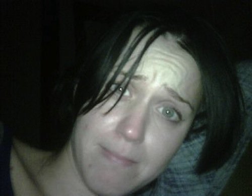 Katy Perry Without Makeup On Russell Brand. katy perry no makeup russell.