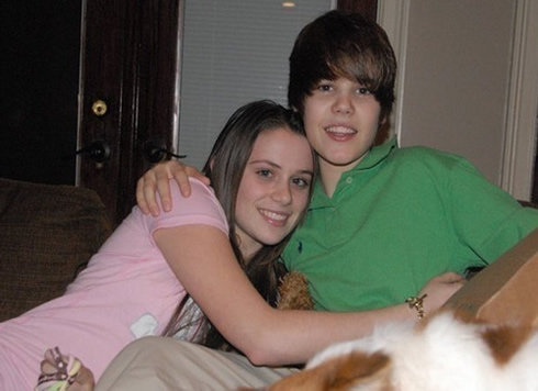 justin bieber kissing a girl 2011. Justin Bieber And His