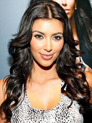 kim kardashian without makeup 2011. Kim Kardashian Without Makeup