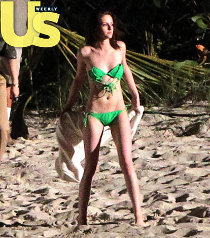 hot breaking dawn set pics of kristen stewart and robert pattinson in st 