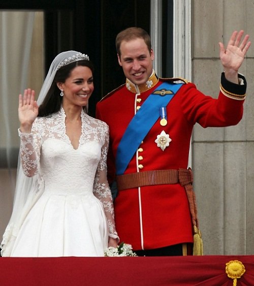 kate middleton and prince william kiss. prince william kate middleton